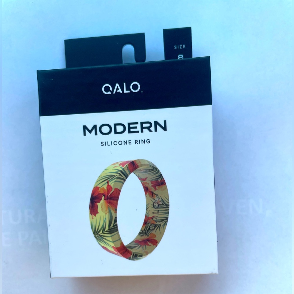 QALO woman silicon ring